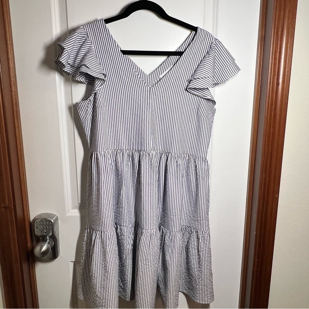 Gibson Latimer Woman Size S Seersucker Dress Tiered Hem Fluttered Sleeves Boho - Picture 1 of 11